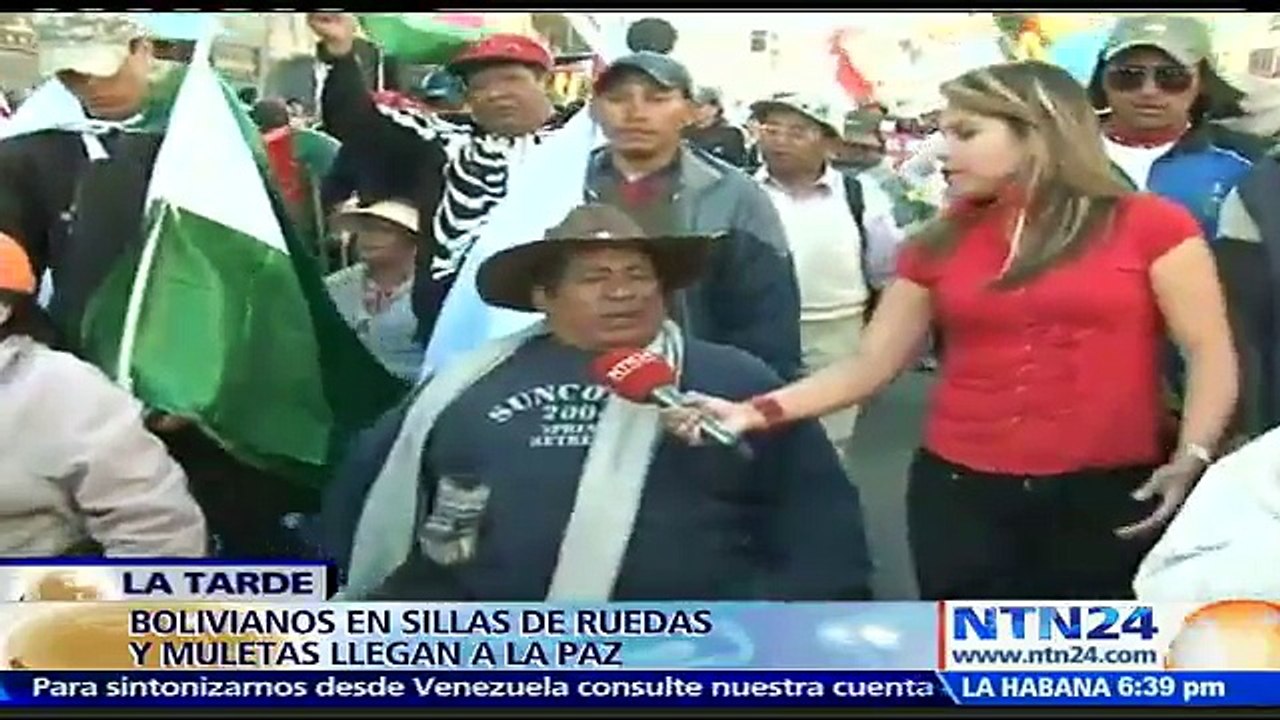 Marcha de discapacitados en Bolivia se hace multitudinaria a su llegada a La Paz
