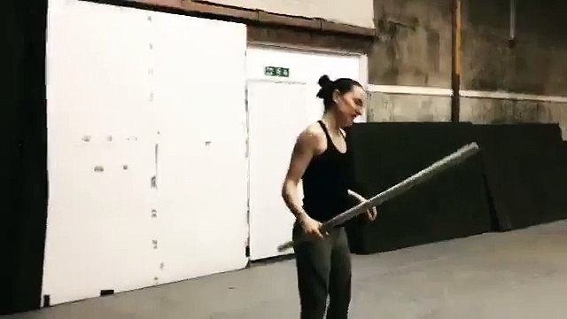 STAR WARS 8 Set Video - Daisy Ridley Lightsaber Practice