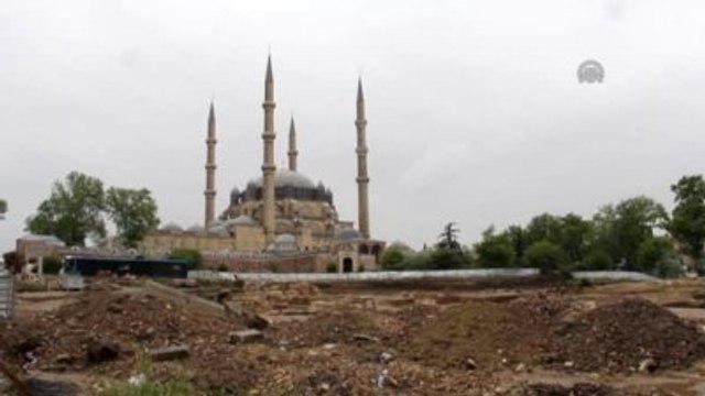 Tarihi Yemiş Kapanı Hanı Kurtarma Kazısı