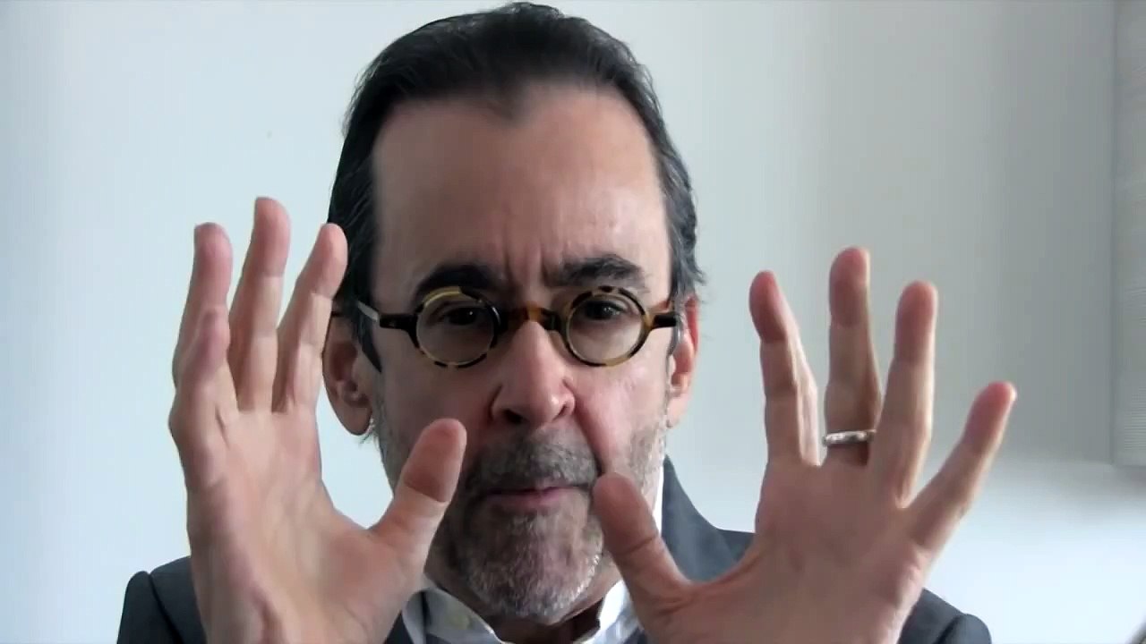 The Crucifixion of Naomi Wolf for Daring to Question the ISIS Story