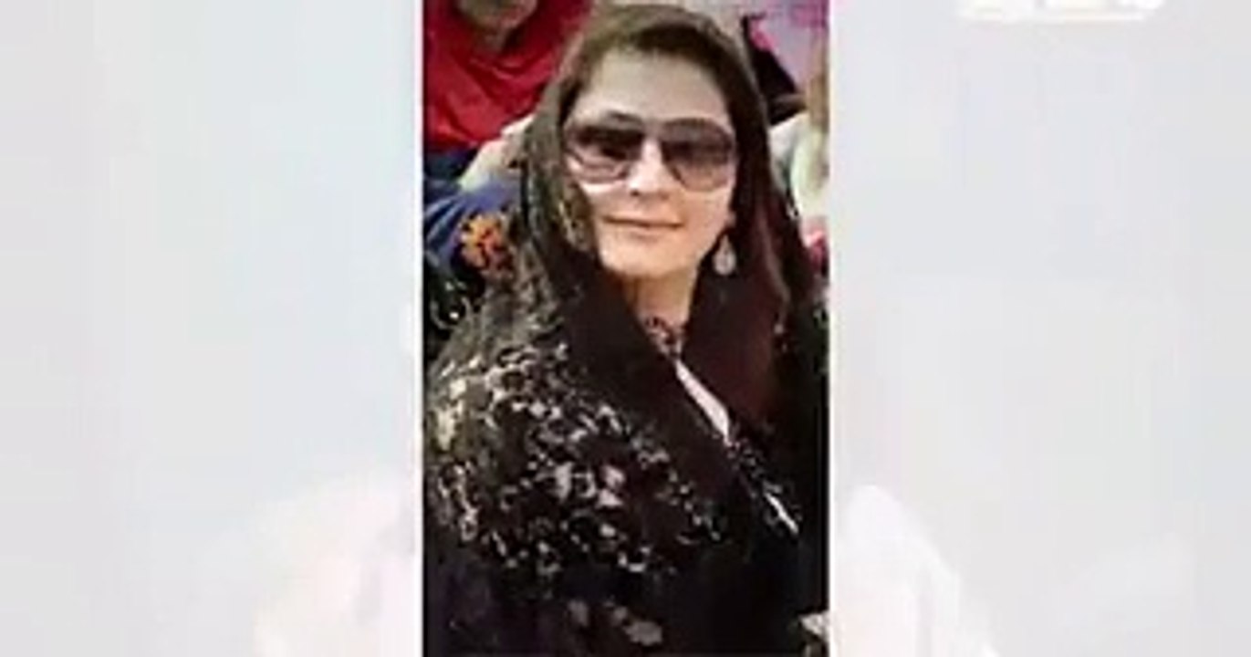 Maryam makes a Song for Nawaz shareff -