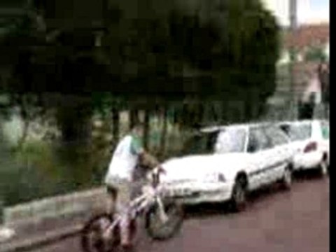 Sisi les Motos A la cité