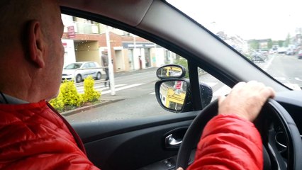 Rond-point de Pontlieue Mans : démonstration avec une auto-école