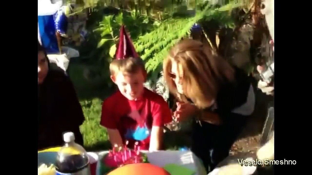 Забавный день рождения торт. Приколы подборка. Видео приколы смешно. Funny Birthday Cake