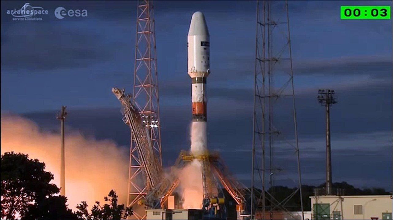 Sentinel-1B lifts off