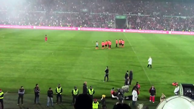 La belle réaction d'un joueur de Foot victime de cris de singe raciste sur le terrain