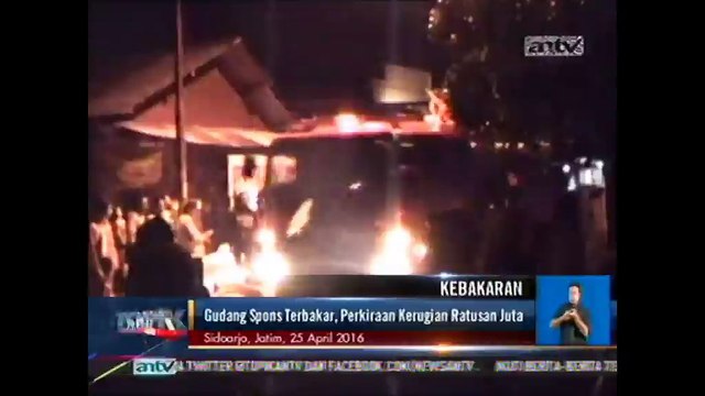 Gudang Spons Terbakar, Kerugian Mencapai Ratusan Juta