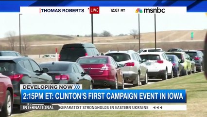 Reporters Chase Hillary Clinton's Van in Iowa