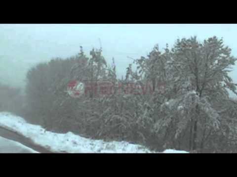 Korçë - Dëbora zbardh fshatin turistik të Dardhës