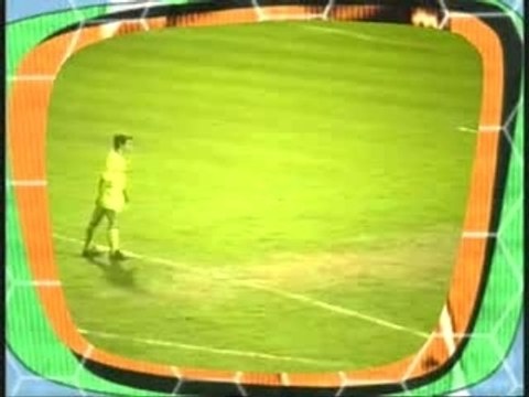 Funny Humour - Régis joue au Foot et rate un penalty