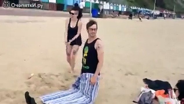 Чтобы не было скучно на пляже смотреть полный угар