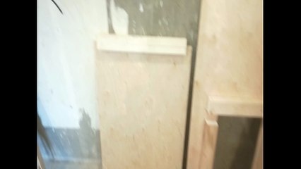 из чего сделать фальшстену в туалете