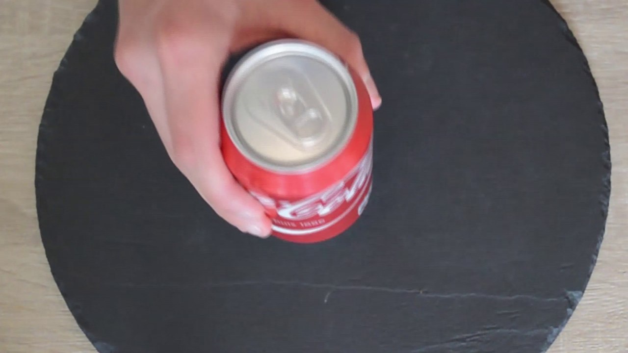 Comment ouvrir une cannette qui a été secouée ?