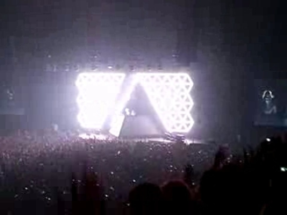 Daft Punk @ Bercy 07 (around television)