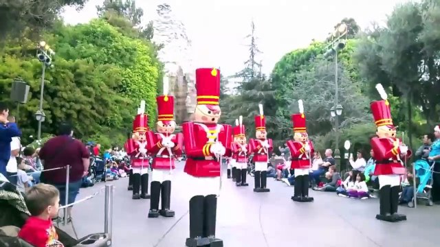 Падающие герои Диснея