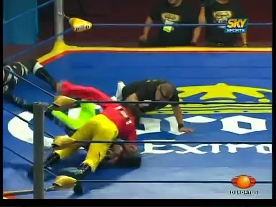 AAA-SinLimite 2009-06-13 Triplemania-XVII 02 X-Pac, Charly Manson & Rocky Romero vs. Zorro, Ozz & Cuervo