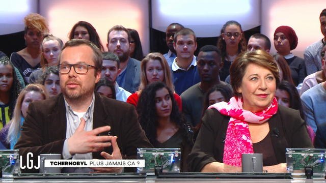 Corinne Lepage et Alain Morvan en face à face - Le Grand Journal du 26/04