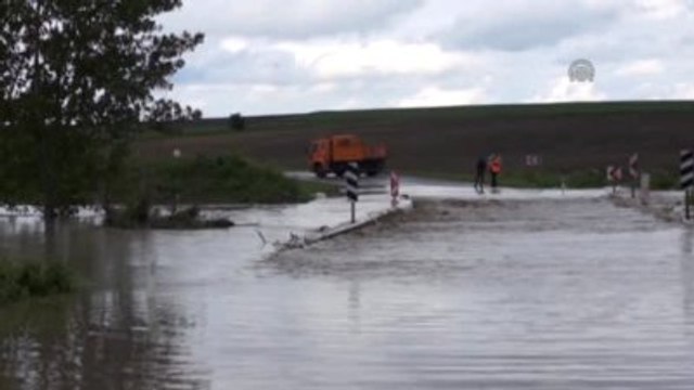 Dere Taşması Sonucu Edirne - Kırklareli Karayolu Trafiğe Kapandı