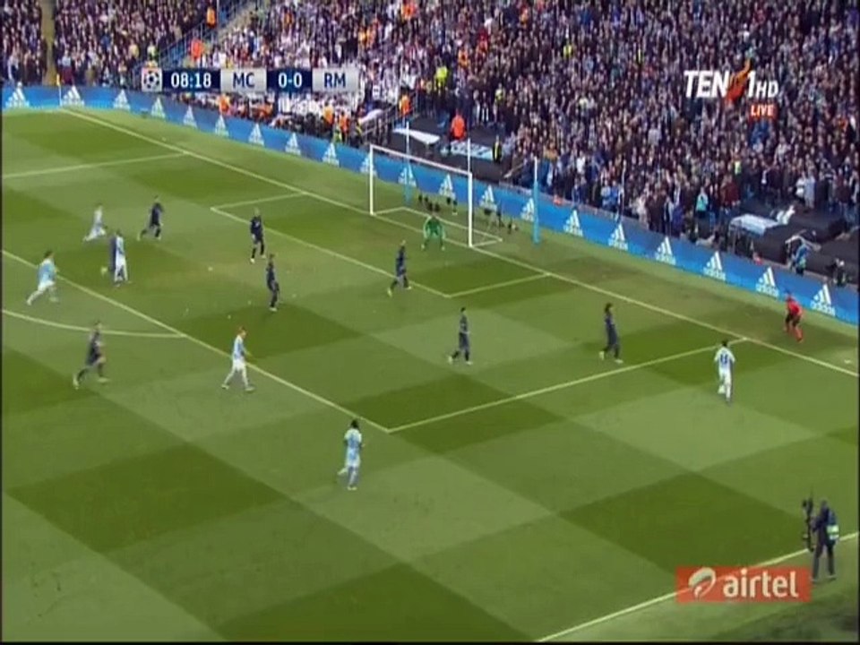 Jesús Navas Shot Fails to find Sergio Agüero HD - Manchester City v. Real Madrid - 26.04.2016 HD