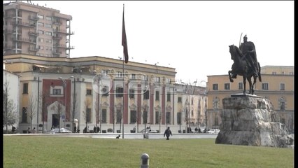 Rreziku nga qentë, Ministria e Bujqësisë dhe Bashkia përplasen për përgjegjësitë- Ora News