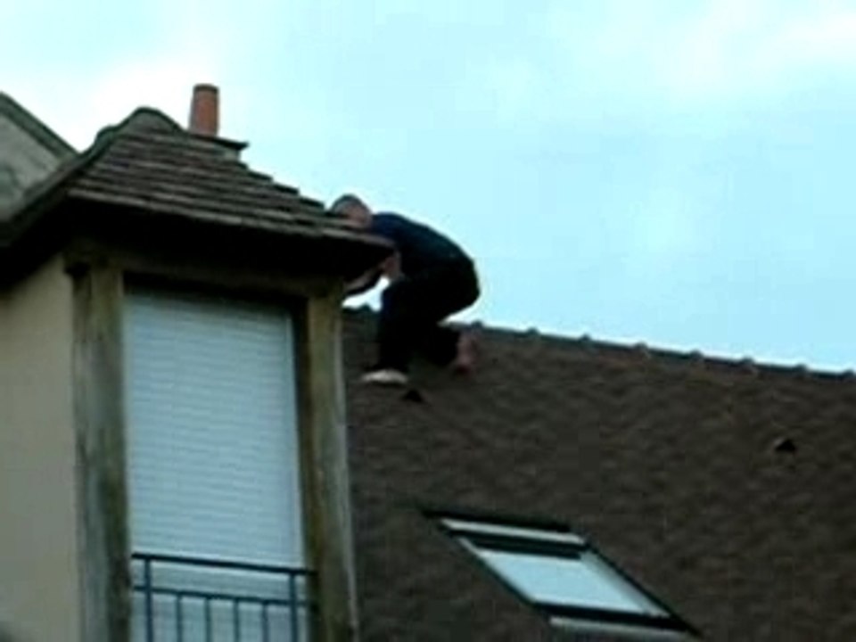 Yamakasi sur les toits de Rambouillet