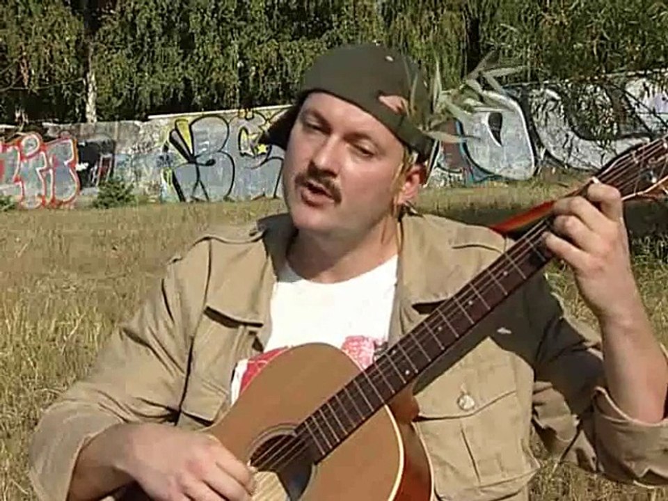 Летели в небе статусы