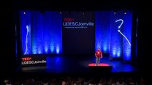 O humor levado a sério | Leonardo Lanna | TEDxUDESCJoinville