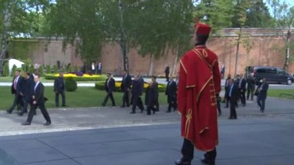 Cumhurbaşkanı Erdoğan, Mirogoj Mezarlığı'ndaki Acı Duvarı'na Çelenk Bıraktı