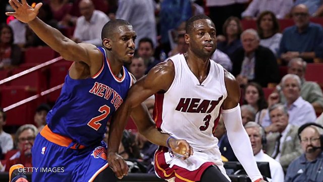 Dwyane Wade Stares Down Ref Until He Gets the Foul Call