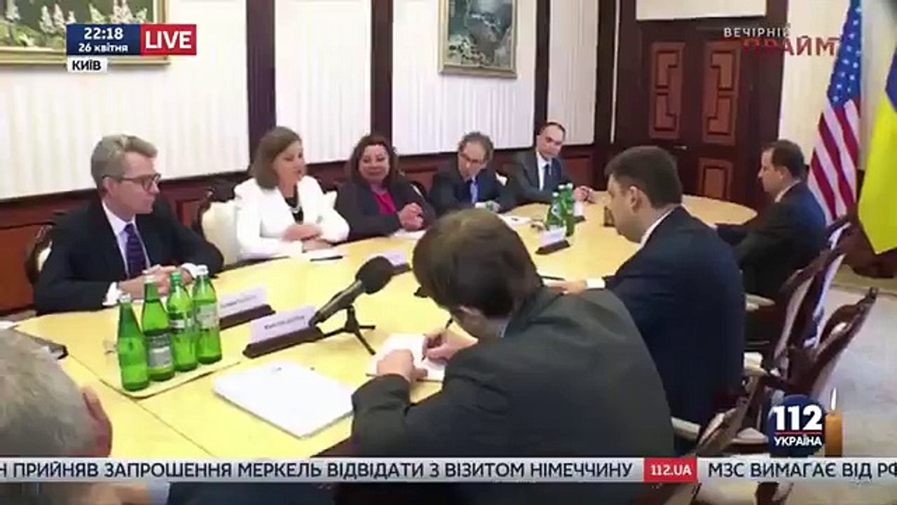 Президент Украины Петр Порошенко поручил ввести в Одессу до тысячи правоохранителей.