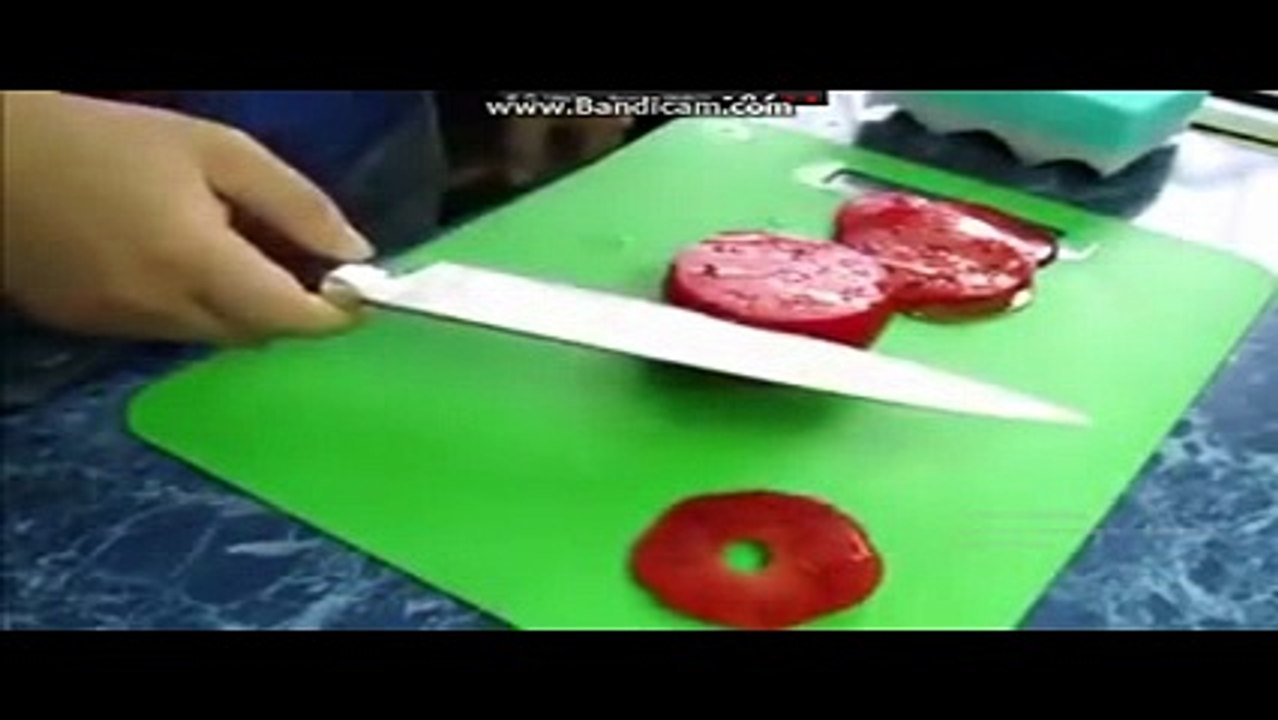 creepy tomatos slaces