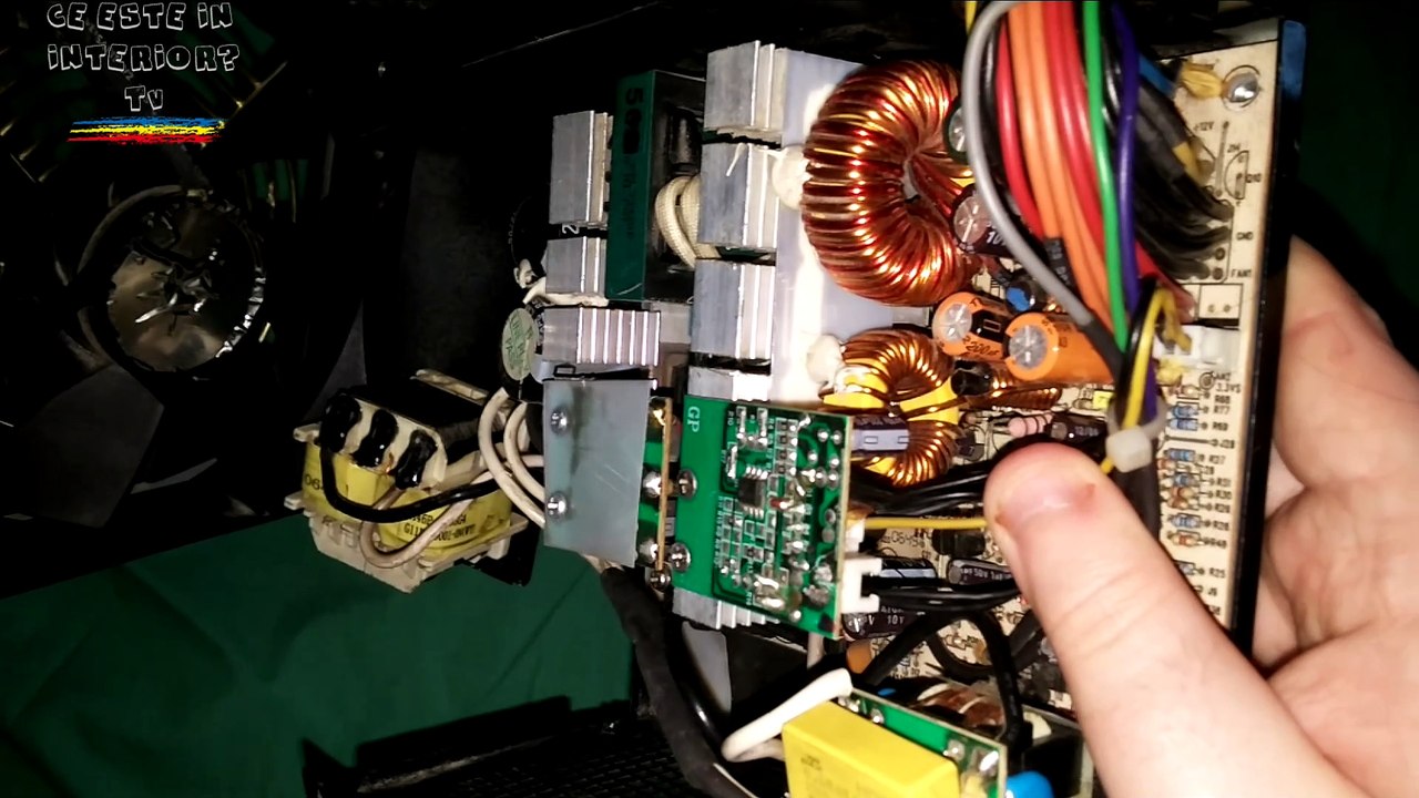 Ce este in interiorul unei surse de pc? #1
