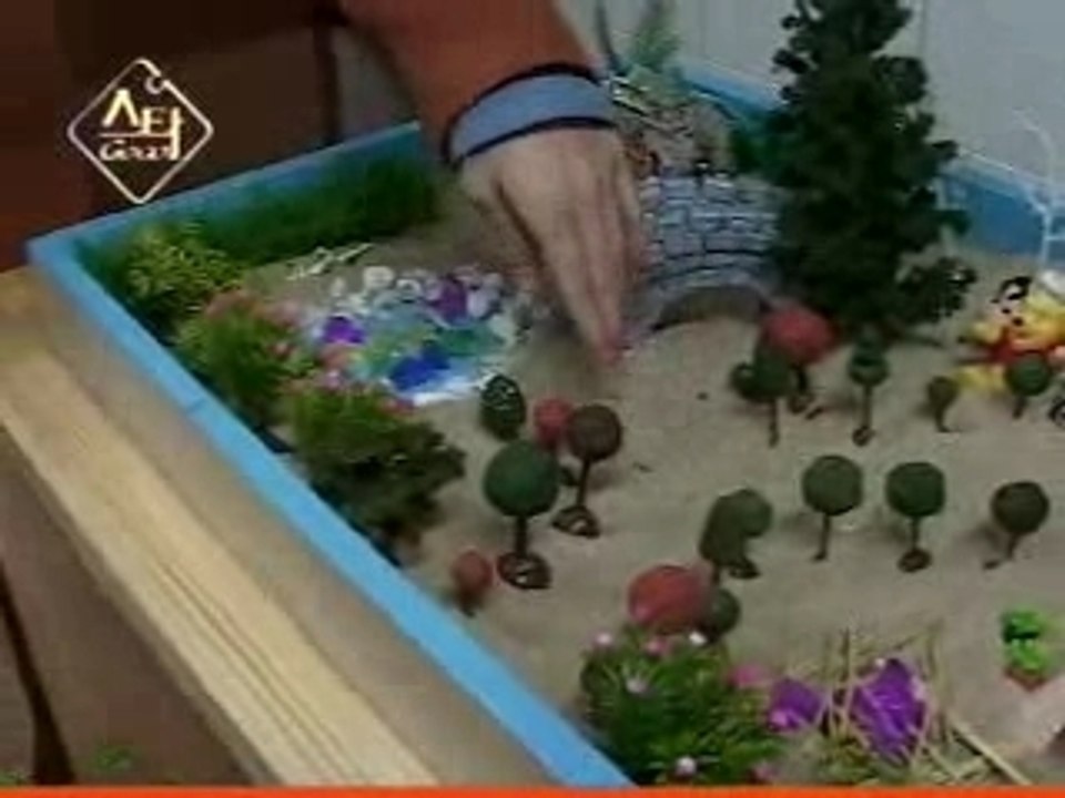 Star gogo , [jtL ]WooHyuk playing with toys