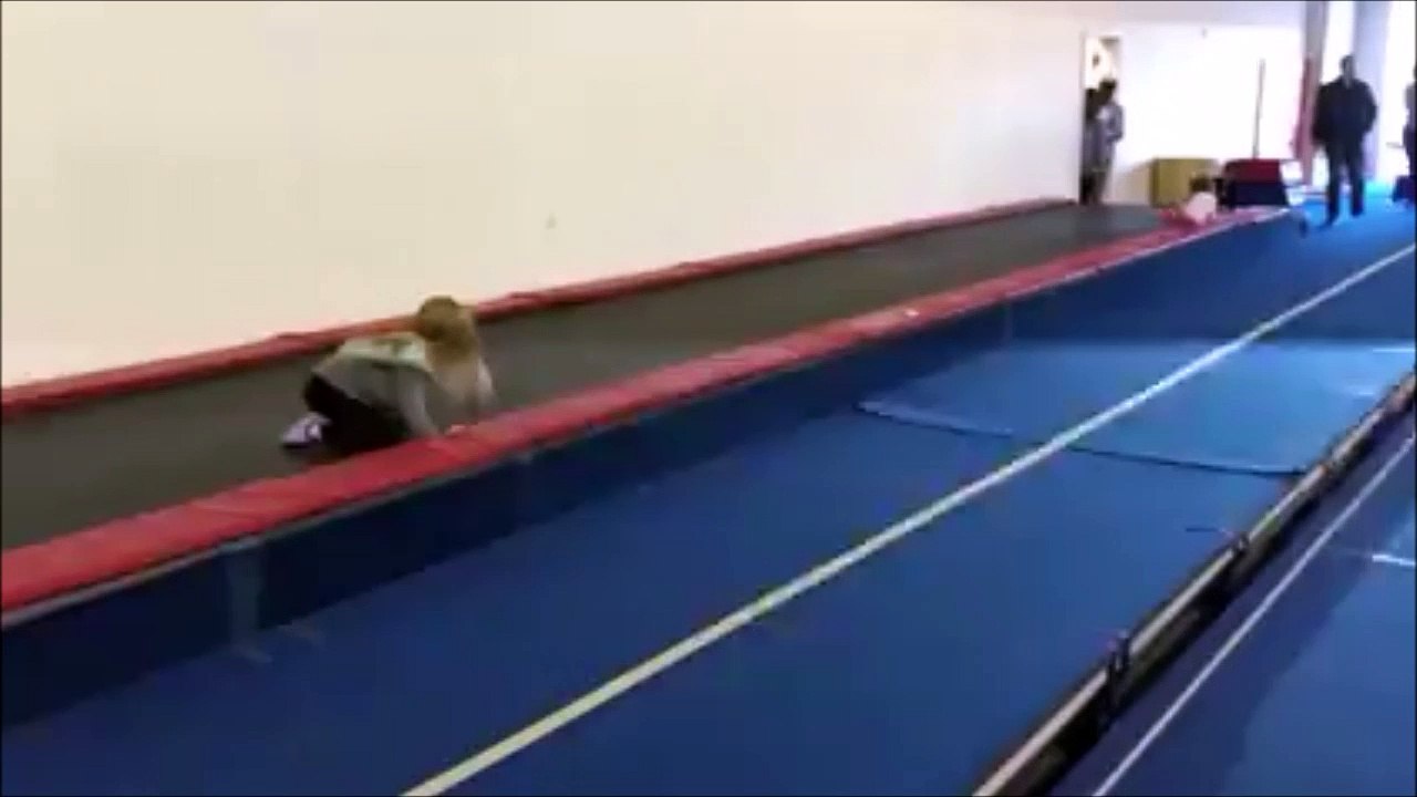 Une drôle de gymnaste....