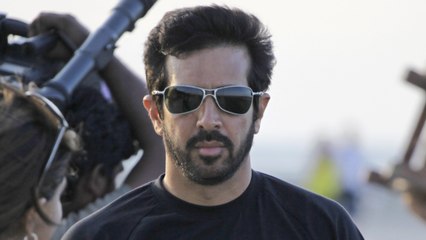 Bollywood director Kabir Khan heckled for making anti-Pakistani films at Karachi airport
