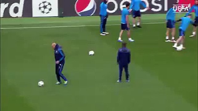 Zinedine Zidane pulls off this INSANE skill before the game vs Manchester City