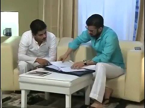 Yeh Hai Mohabbatein 27th April 2016 - Raman Looking for Ishita