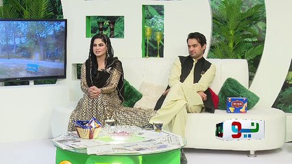 Veena Malik making fun of Pakistani Politician..!!