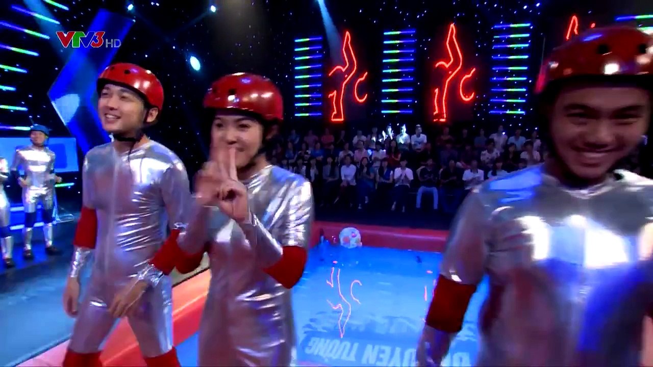 NGƯỜI ĐI XUYÊN TƯỜNG:TẬP 22–VÒNG TƯỜNG BA–ĐẮNG LÒN