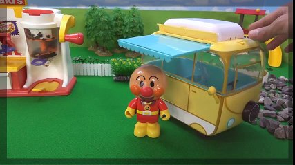 Download Video: Anpanman y Mcdonald's juguetes, Burger hacer / Miniatura McDonalds 