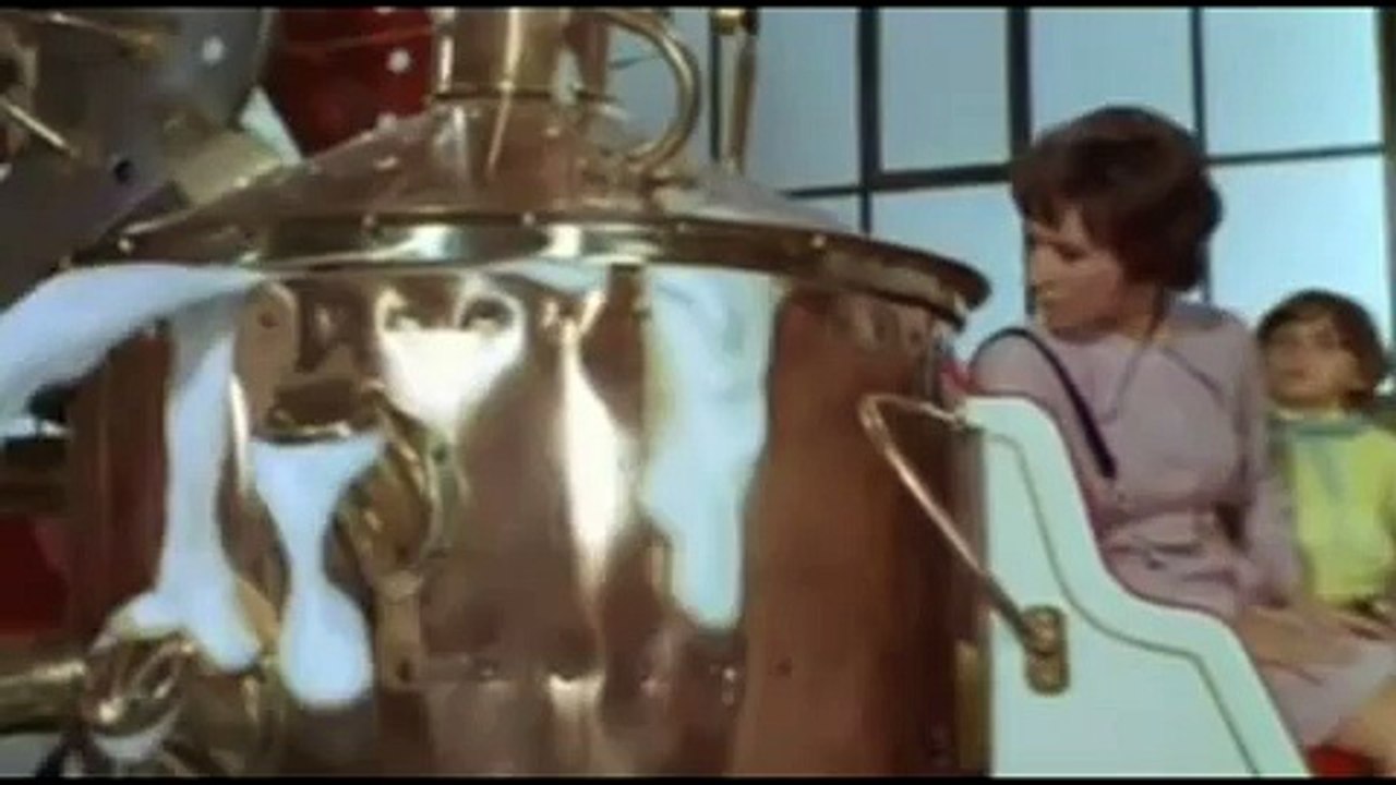 Willy Wonka wash scene (Dubbed) - video Dailymotion