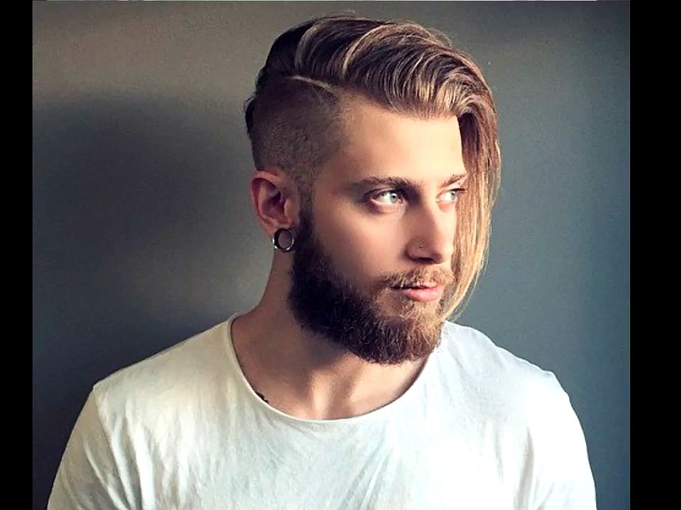 Men’s Long Hair With an Undercut