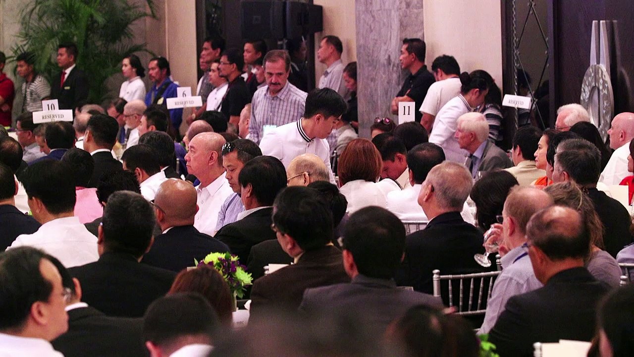 Phillipines: Duterte promet des meurtres et se gracie lui-même