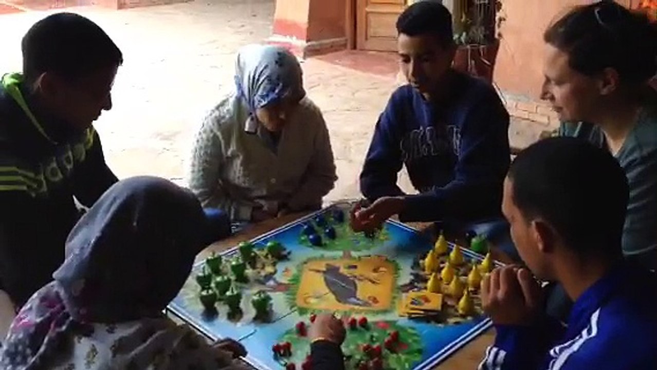 Jeu de société à l'association Ourika Tadamoune