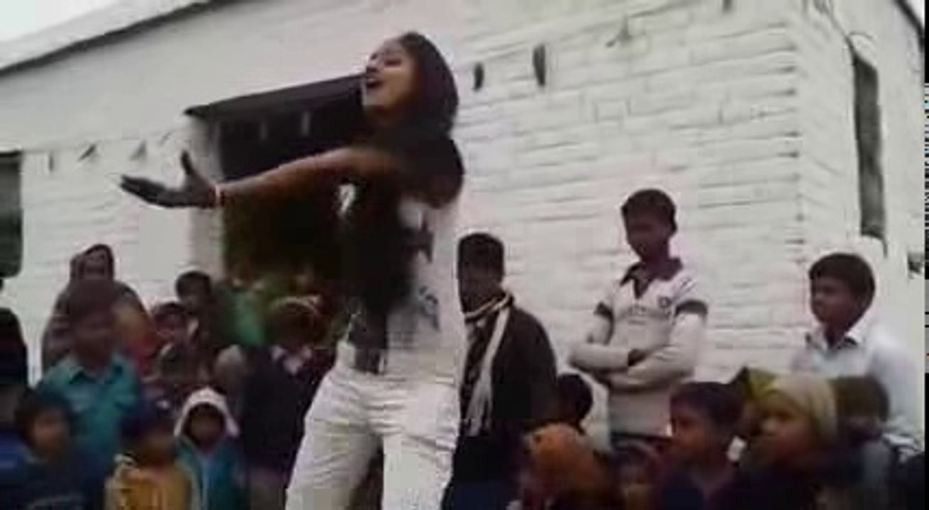 1 Stage sexy  Mujra at wedding ceremony Clips HD -