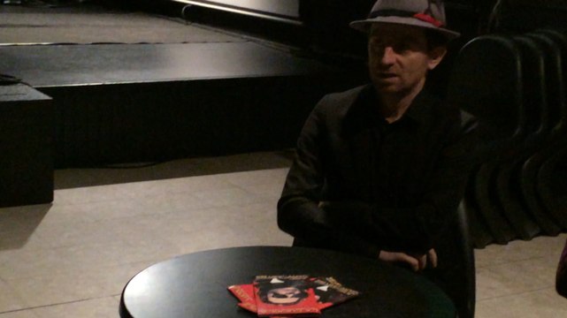 Rencontre entre Dionysos et trois fans