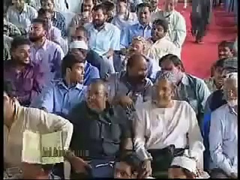 DR ZAKIR NAIK - IS SUNNI, SHIA, SHAFAI, WAHABI, HANAFI Are Muslims-- confused