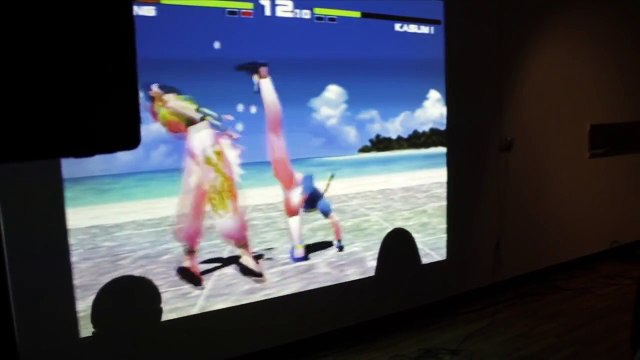 Il est désormais possible d'utiliser les sеins de sa nana comme manette de jeu