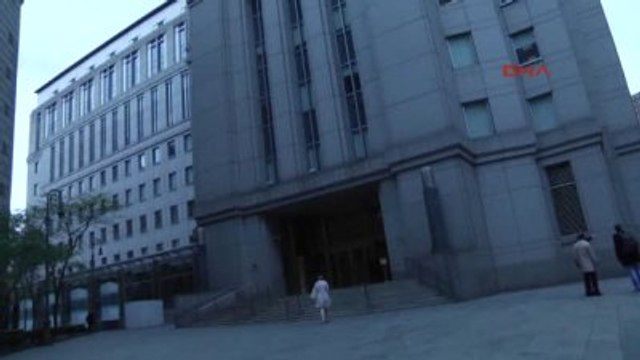 Zarrab Mahkemeye Ayakları Zincirli Olarak Getirildi