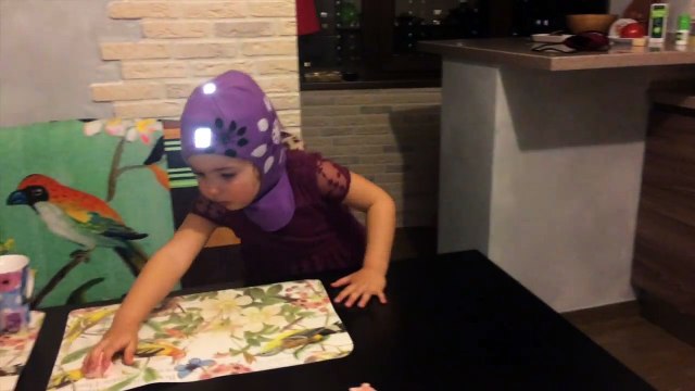 Прелесть какая. 4-хлетняя девочка собралась в Африку.